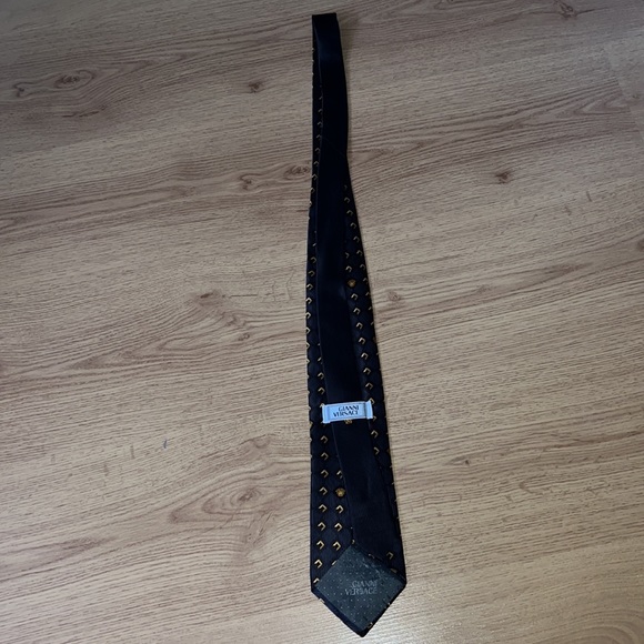 Versace tie - Picture 3 of 4